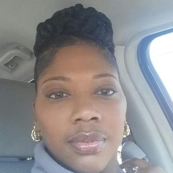 Meet your Posher, Delvonne - Picture 1 of 1